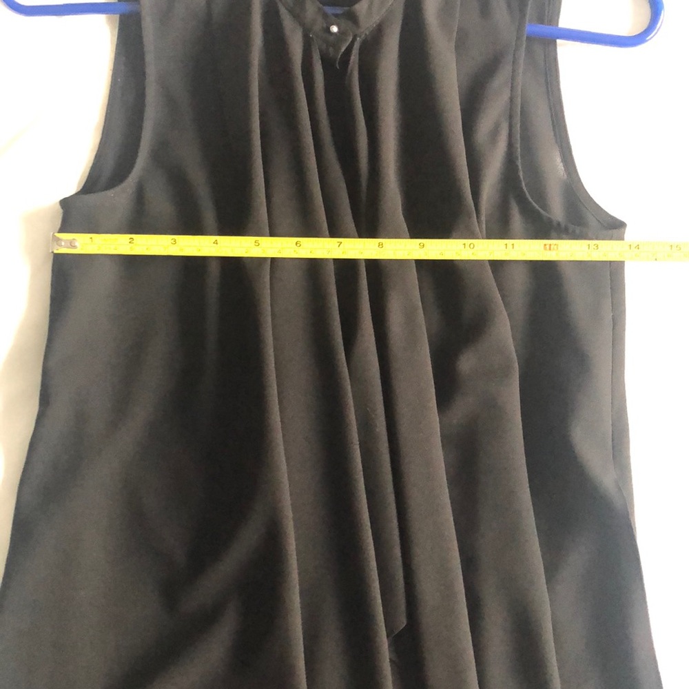 Black Sleeveless Blouse - Picture 4 of 5
